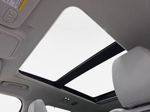 Used 2025 Ford Explorer Platinum w/ Ultimate Package image 30