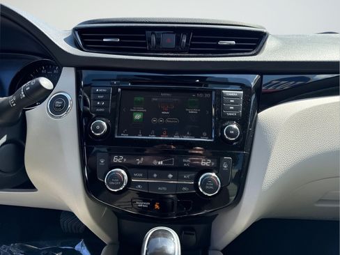 Certified 2022 Nissan Rogue Sport SL w/ Premium Package AWD/4WD image 27