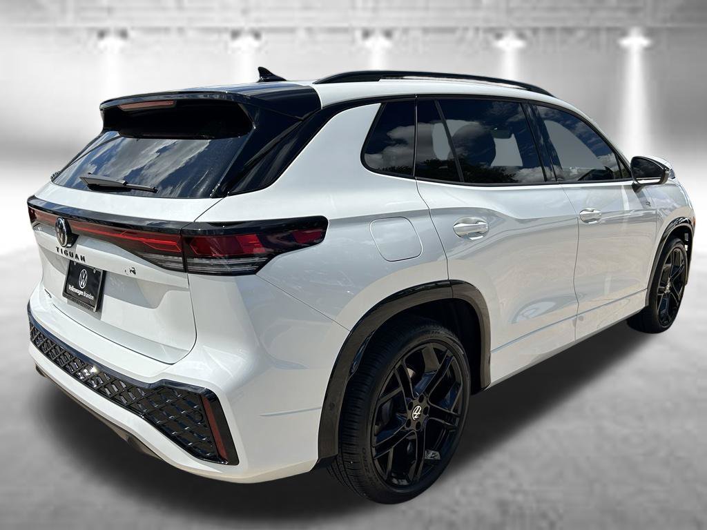 Certified 2026 Volkswagen Tiguan SE R-Line FWD image 6