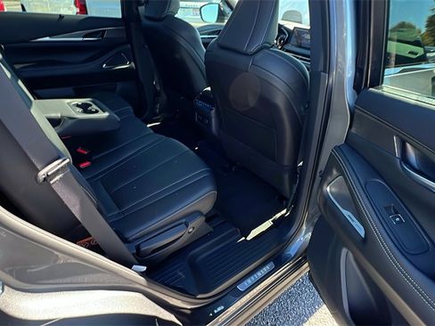 Used 2024 INFINITI QX60 Luxe w/ Performance Audio Package image 19