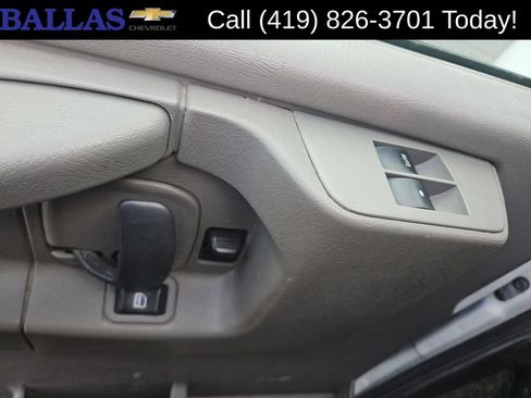 Used 2015 GMC Savana 2500 RWD image 22