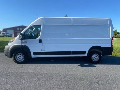 Used 2021 RAM ProMaster 2500 FWD image 2