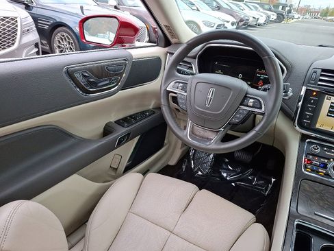 Used 2017 Lincoln Continental Reserve w/ Climate Package image 14