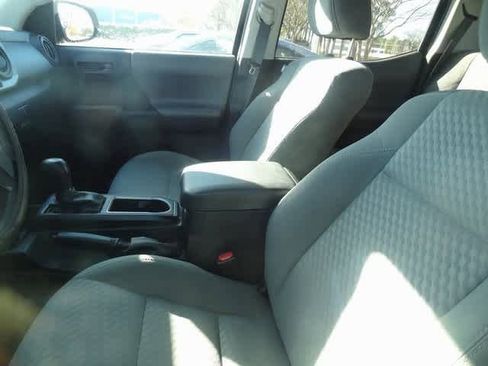 Used 2021 Toyota Tacoma SR image 9