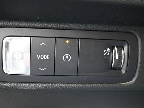 Used 2025 Chevrolet Traverse LT FWD image 26