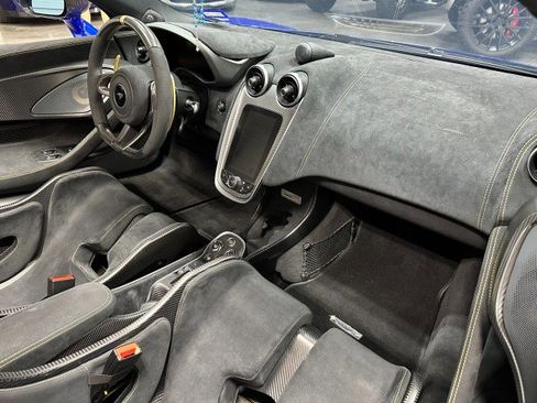 Used 2020 McLaren 600LT Spider RWD image 32