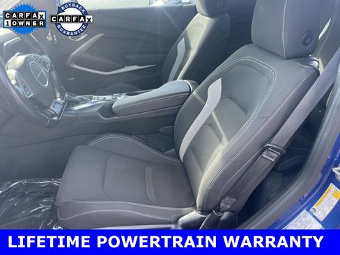 Used 2021 Chevrolet Camaro LT w/ Technology Package image 10