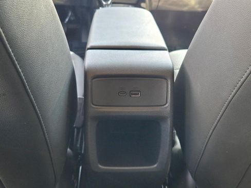 Certified 2025 Chevrolet Trax LT w/ LT Convenience Package FWD image 17