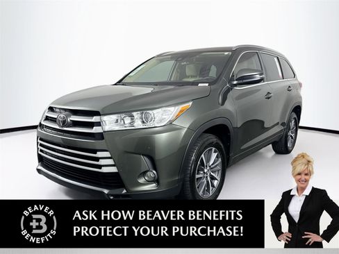 Used 2017 Toyota Highlander XLE FWD image 1