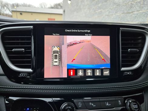 New 2026 Chrysler Pacifica Select AWD/4WD image 26
