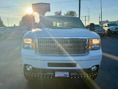 Used 2014 GMC Sierra 2500 Denali w/ Suspension Package, Off-Road image 8