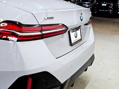 Used 2025 BMW 530i xDrive 530i xDrive w/ M Sport Package image 7