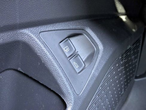 Used 2021 Volkswagen Jetta SE FWD image 32