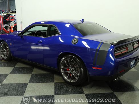 Used 2022 Dodge Challenger R/T Scat Pack w/ Driver Convenience Group RWD image 7
