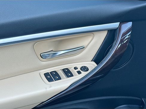 Used 2018 BMW 330i Sedan image 18