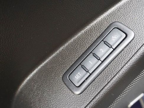 Used 2017 Chevrolet Tahoe LT w/ Luxury Package RWD image 18