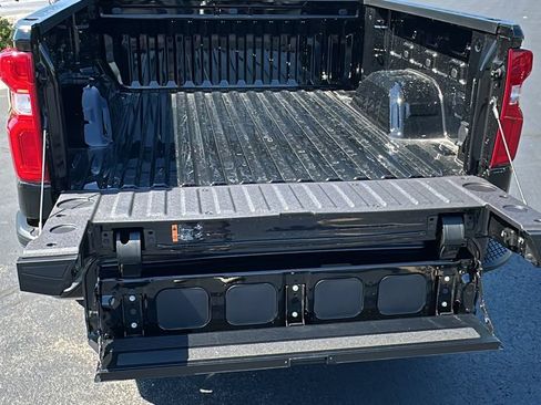 New 2026 Chevrolet Silverado 1500 RST w/ Z71 Off-Road Package AWD/4WD image 8