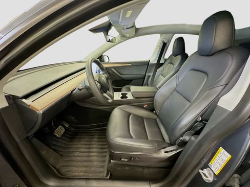 Used 2023 Tesla Model Y Long Range image 13