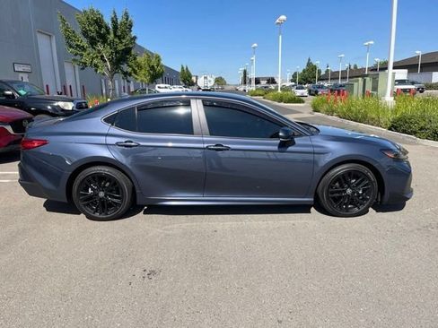 Used 2026 Toyota Camry SE w/ Convenience Package FWD image 4