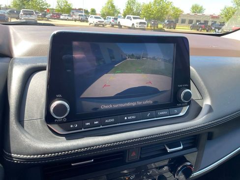 Used 2023 Nissan Rogue S AWD/4WD image 20