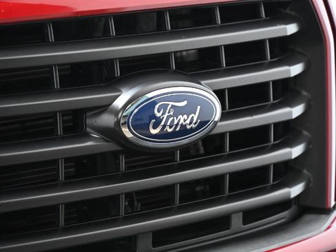 Used 2015 Ford F150 XLT w/ Equipment Group 301A Mid AWD/4WD image 11