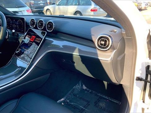 Used 2025 Mercedes-Benz C 300 4MATIC Sedan image 15