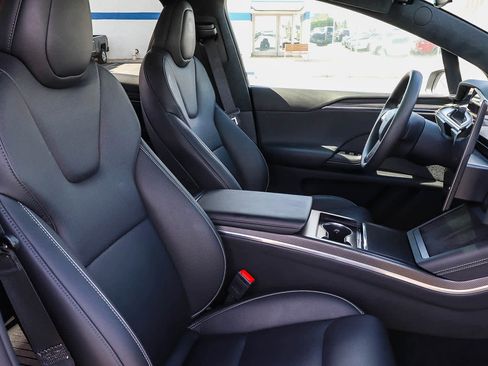 Used 2023 Tesla Model X Plaid image 23