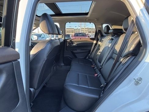 Used 2023 Nissan Rogue SL w/ SL Premium Package image 16