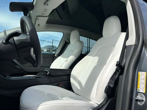 Used 2023 Tesla Model Y Long Range image 16