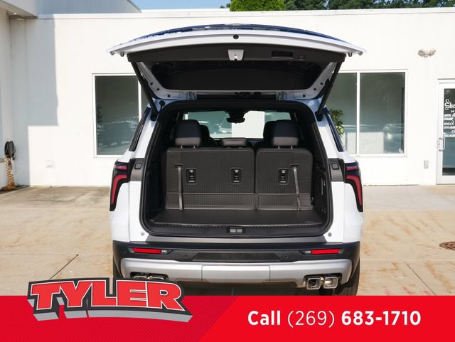 New 2027 Chevrolet Traverse LT w/ Driver Confidence Package AWD/4WD image 15