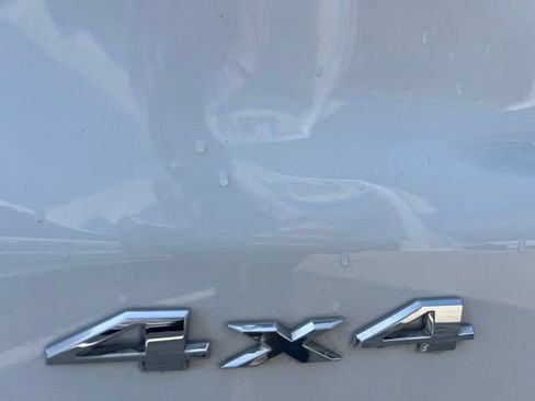Used 2023 Jeep Compass Latitude w/ Sun and Sound Group AWD/4WD image 8