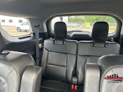 Used 2022 Ford Explorer XLT w/ Equipment Group 202A image 13