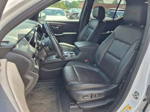 Used 2023 Chevrolet Traverse High Country AWD/4WD image 9