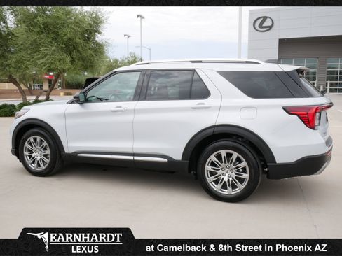 Used 2026 Ford Explorer Platinum RWD image 5