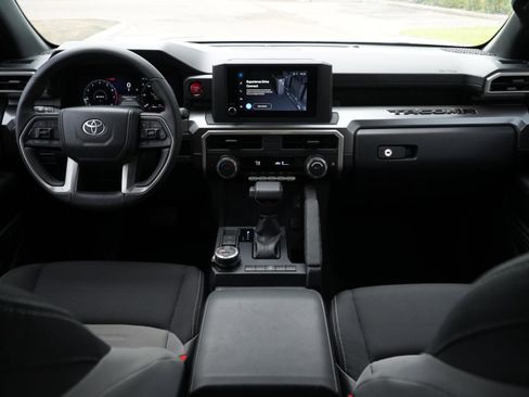 Used 2025 Toyota Tacoma TRD Off-Road AWD/4WD image 19