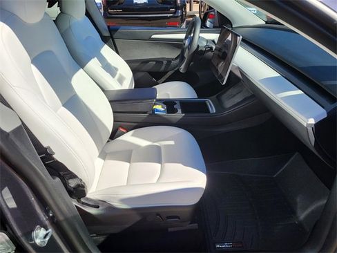 Used 2023 Tesla Model Y Performance image 8