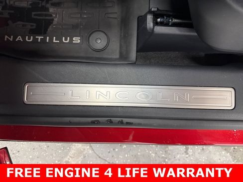 Used 2024 Lincoln Nautilus Reserve w/ Equipment Group 202A image 9