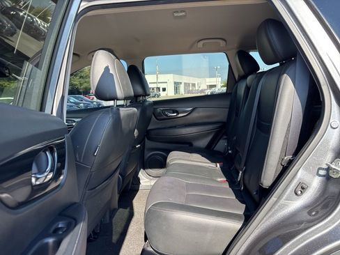 Used 2020 Nissan Rogue SL image 25