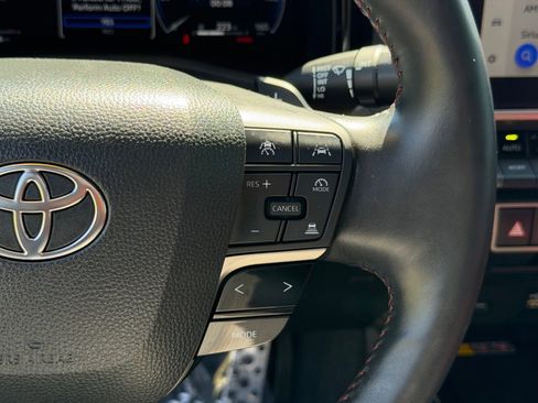 Used 2025 Toyota Camry XSE AWD/4WD image 18
