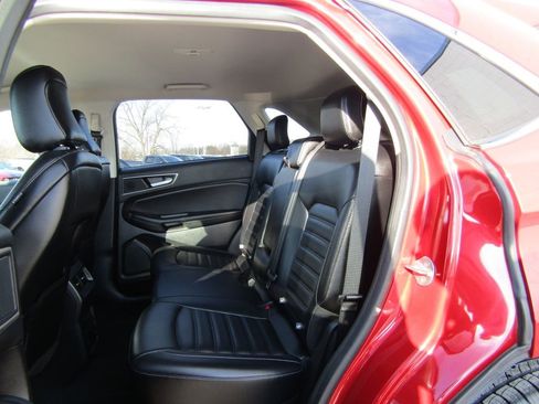 Used 2024 Ford Edge SEL w/ Convenience Package image 14