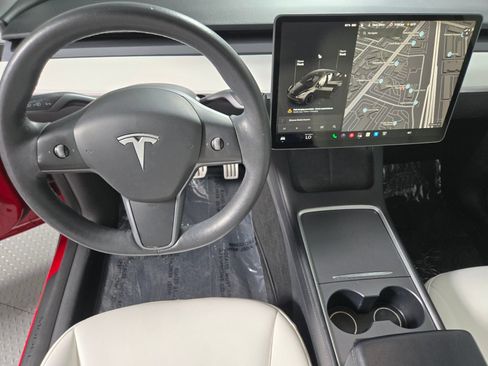 Used 2022 Tesla Model Y Performance AWD/4WD image 13