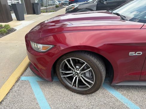 Used 2017 Ford Mustang GT Premium image 9