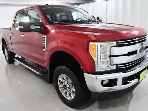 Used 2017 Ford F250 Lariat w/ Chrome Package image 5