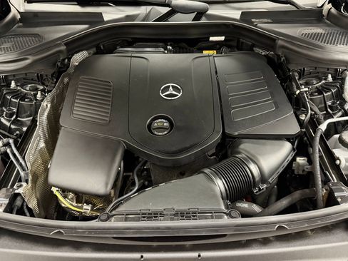 Used 2025 Mercedes-Benz GLC 350e 4MATIC image 42