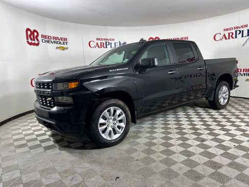 Used 2021 Chevrolet Silverado 1500 Custom w/ Safety Confidence Package image 3