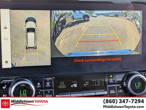 Used 2023 Toyota Highlander Platinum AWD/4WD image 24