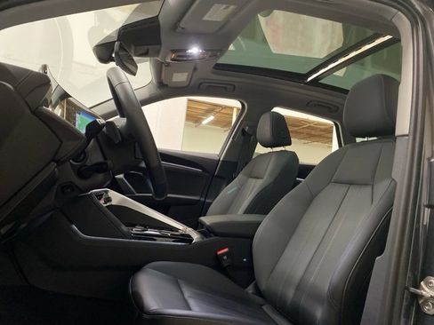 Used 2025 Audi Q5 Premium w/ Convenience Package image 25