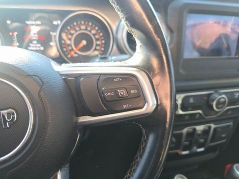 Used 2020 Jeep Wrangler Unlimited Sahara image 18