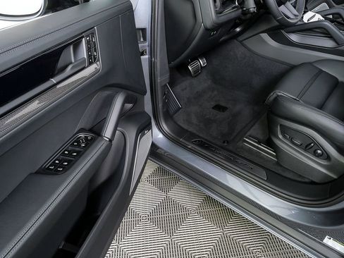 New 2026 Porsche Cayenne GTS image 8
