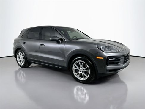 Certified 2026 Porsche Cayenne AWD/4WD image 9